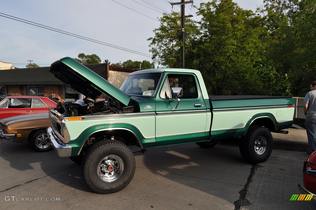1978 Ford F150 Ranger in Light/Dark Jade