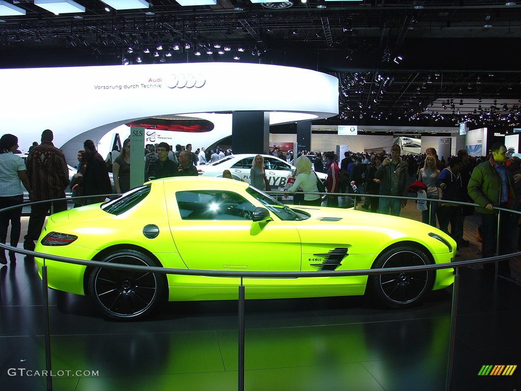 SLS AMG E-Cell, 4 electric motors @ 649 lb.-ft. / 0 - 60 mph in 4 seconds